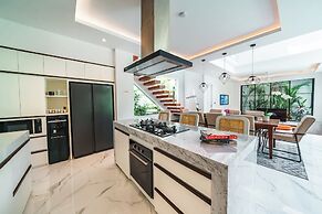 Villa Blue Water by GORO