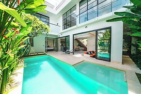 Villa Blue Water by GORO