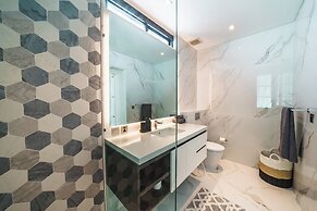 Villa Blue Water by GORO