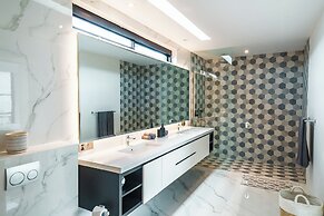 Villa Blue Water by GORO