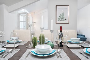 Solaga - Merced Suites