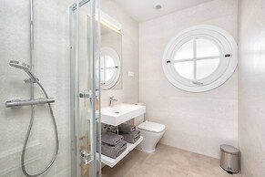 Solaga - Merced Suites