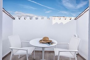 Solaga - Merced Suites