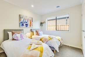 StayAU Charming 4BR Retreat Wyndham Vale