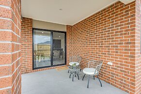 StayAU Charming 4BR Retreat Wyndham Vale