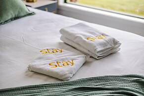 StayAU Charming 4BR Retreat Wyndham Vale