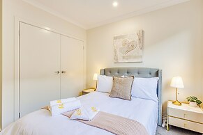 StayAU Charming 4BR Retreat Wyndham Vale