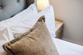 StayAU Charming 4BR Retreat Wyndham Vale