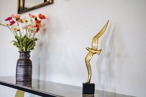 StayAU Charming 4BR Retreat Wyndham Vale