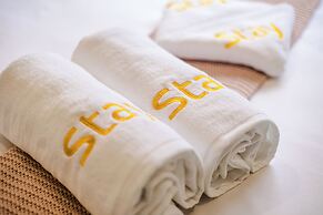 StayAU Charming 4BR Retreat Wyndham Vale