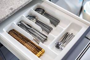 StayAU Charming 4BR Retreat Wyndham Vale