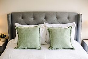 StayAU Charming 4BR Retreat Wyndham Vale