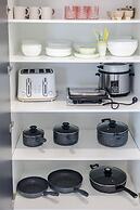 StayAU Charming 4BR Retreat Wyndham Vale