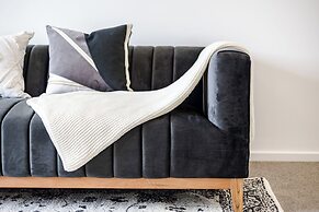 StayAU Charming 4BR Retreat Wyndham Vale