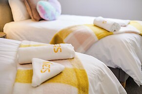 StayAU Charming 4BR Retreat Wyndham Vale