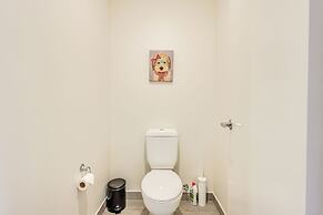 StayAU Charming 4BR Retreat Wyndham Vale