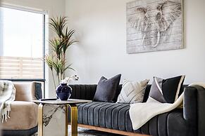 StayAU Charming 4BR Retreat Wyndham Vale