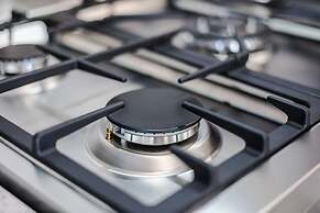 StayAU Charming 4BR Retreat Wyndham Vale