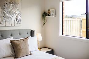StayAU Charming 4BR Retreat Wyndham Vale