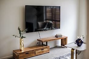 StayAU Charming 4BR Retreat Wyndham Vale