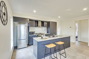 StayAU Charming 4BR Retreat Wyndham Vale
