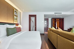 Kin Hotel Thi Sach