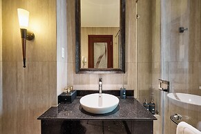 Kin Hotel Thi Sach