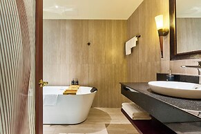 Kin Hotel Thi Sach