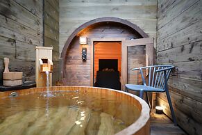 THE BASE GLAMPING YUGAWARA