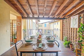 Lauri House Lakeview & Shared Pool