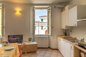 Lauri House Lakeview & Shared Pool