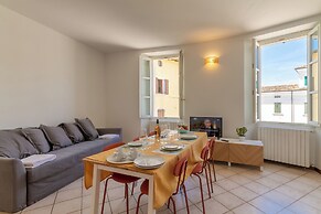 Lauri House Lakeview & Shared Pool