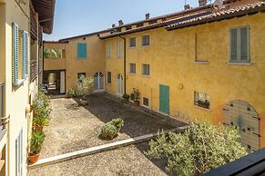 Lauri House Lakeview & Shared Pool