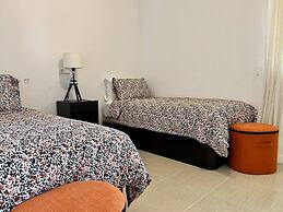 Beautiful Villa With Pool Scenic Views Sleeps 8