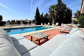 Beautiful Villa With Pool Scenic Views Sleeps 8