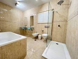 Beautiful Villa With Pool Scenic Views Sleeps 8