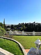 Beautiful Villa With Pool Scenic Views Sleeps 8