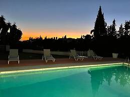 Beautiful Villa With Pool Scenic Views Sleeps 8