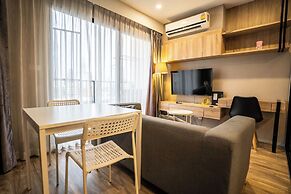 Blossom Condo Sathon-Charoenrat