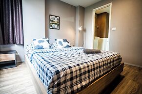 Blossom Condo Sathon-Charoenrat