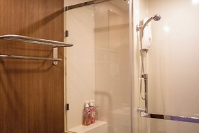 Blossom Condo Sathon-Charoenrat