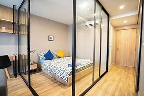 Blossom Condo Sathon-Charoenrat