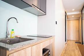 Blossom Condo Sathon-Charoenrat