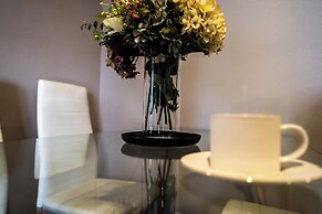 Blossom Condo Sathon-Charoenrat