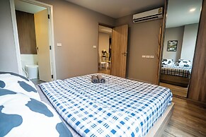 Blossom Condo Sathon-Charoenrat