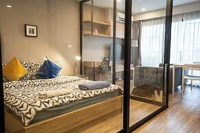 Blossom Condo Sathon-Charoenrat