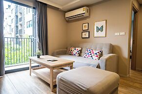 Blossom Condo Sathon-Charoenrat