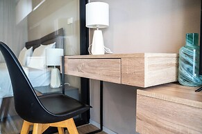 Blossom Condo Sathon-Charoenrat