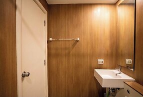 Blossom Condo Sathon-Charoenrat