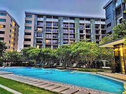 Blossom Condo Sathon-Charoenrat